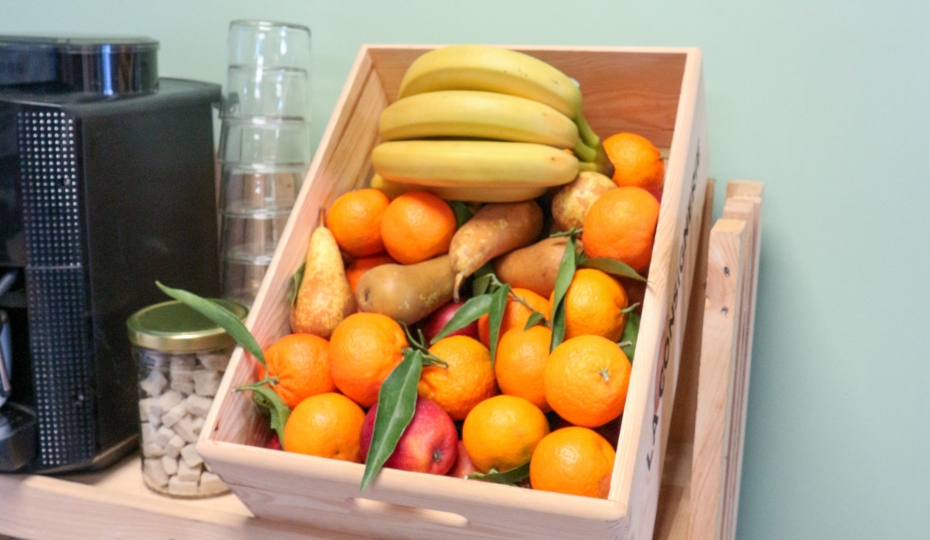 Quels avantages pour les entreprises de fournir des paniers de fruits saisonniers à leurs collaborateurs ?